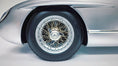 Charger l'image dans la visionneuse de la galerie, LEGRAND Mercedes-Benz 300 SLR « Uhlenhaut Coupé » Kit échelle 1/8 « The Red »